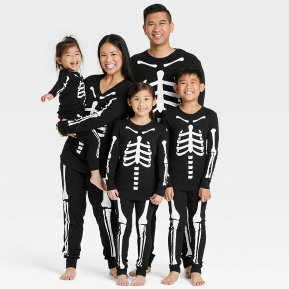 [B7] Hyde & EEK! Boutique Skeletons Halloween Matching Family Pajama Set - Picture 2 of 3